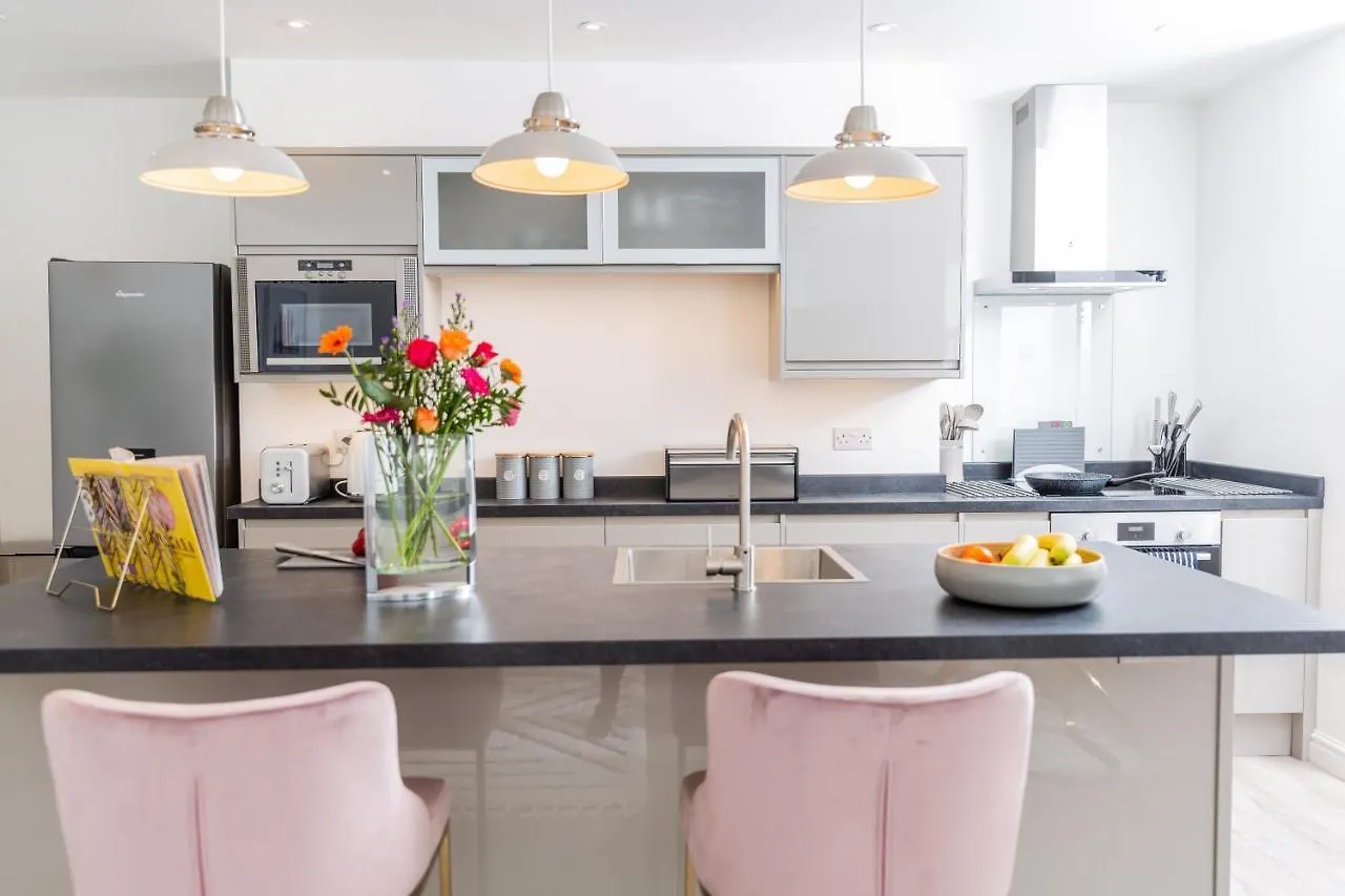 Elizabeth Flat 5 - By Luxury Apartments Cheltenham