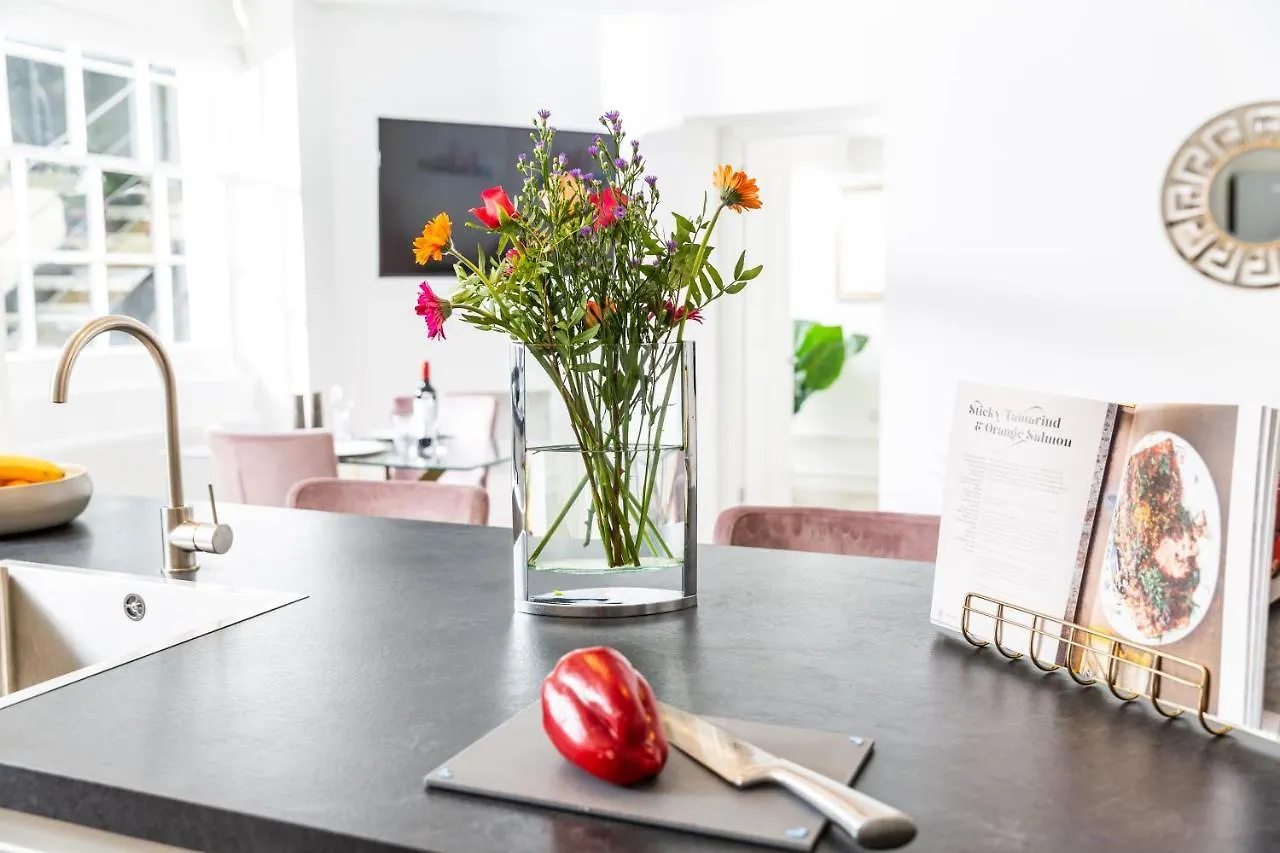 Elizabeth Flat 5 - By Luxury Apartments Cheltenham