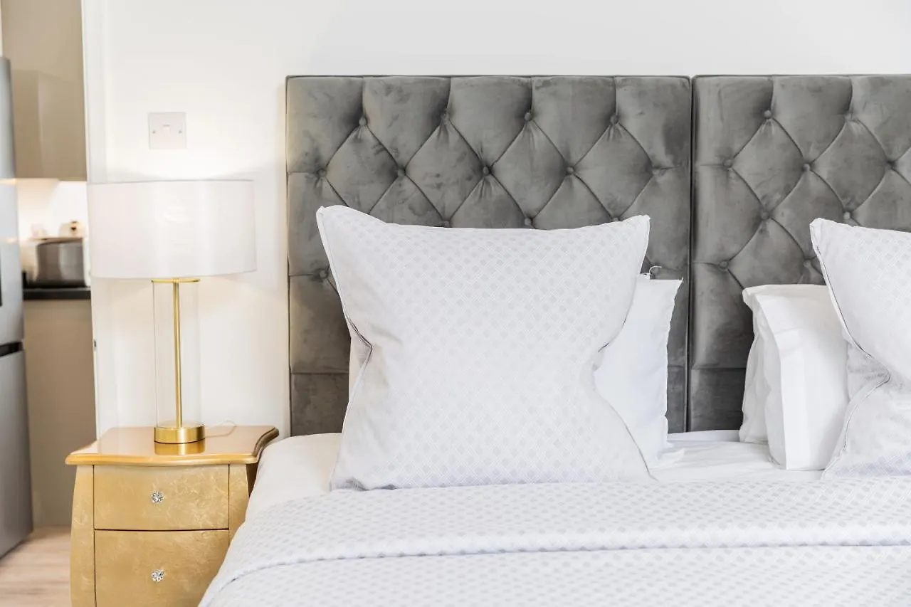 Elizabeth Flat 5 - By Luxury Apartments Cheltenham
